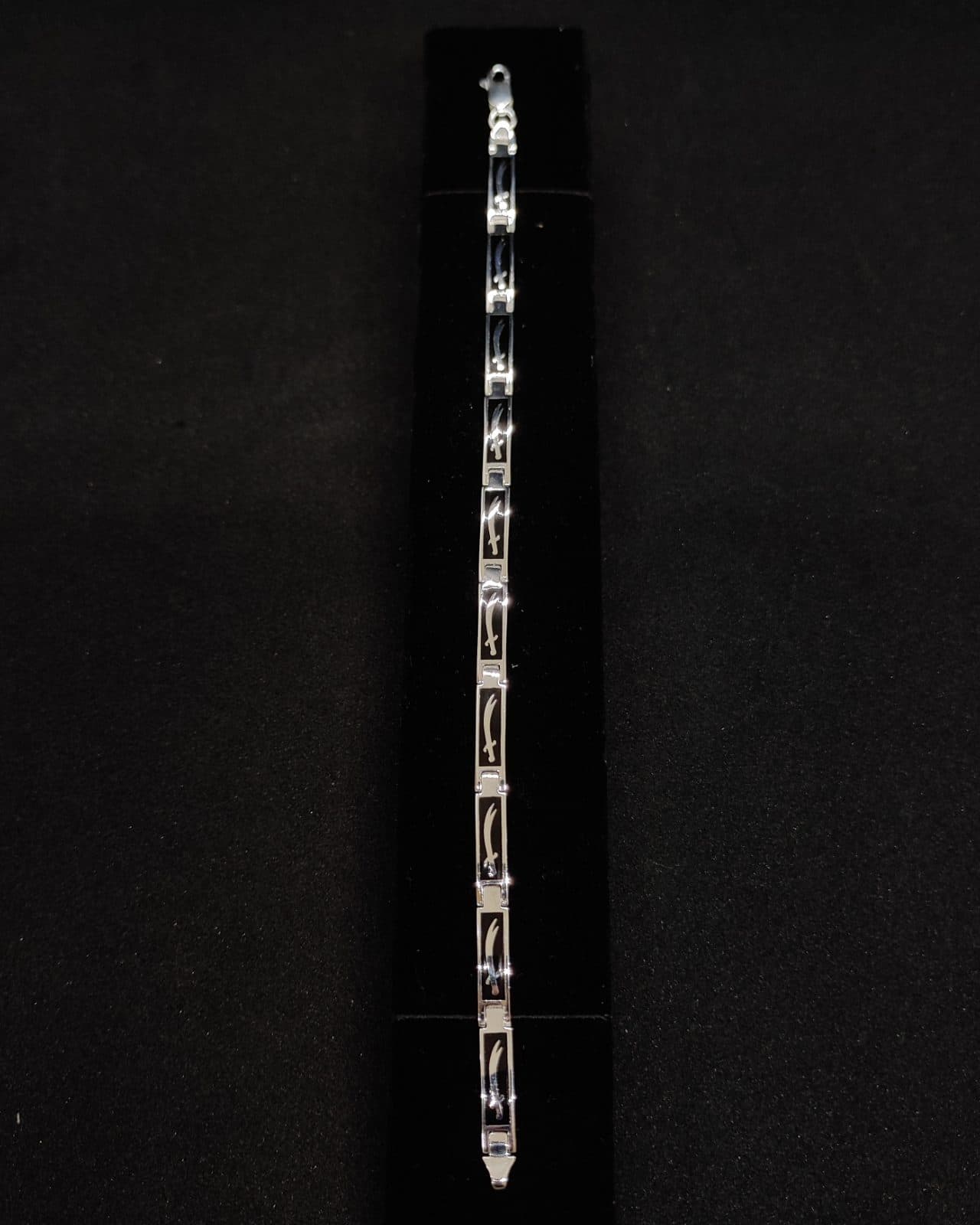 Bracelet — view 1