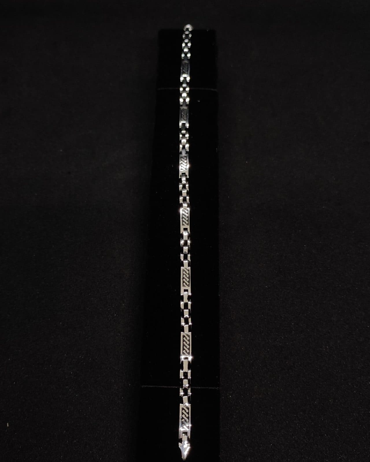 Bracelet — view 1