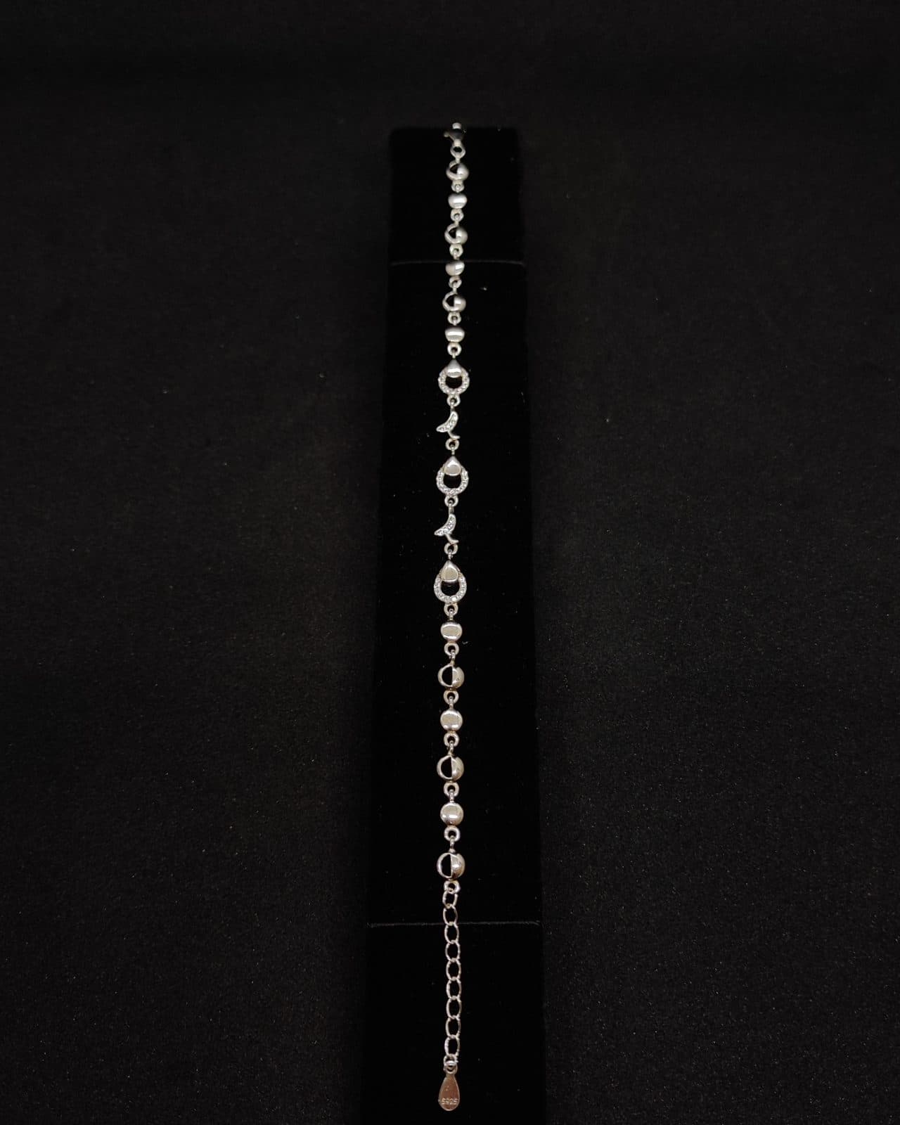 Bracelet — view 1