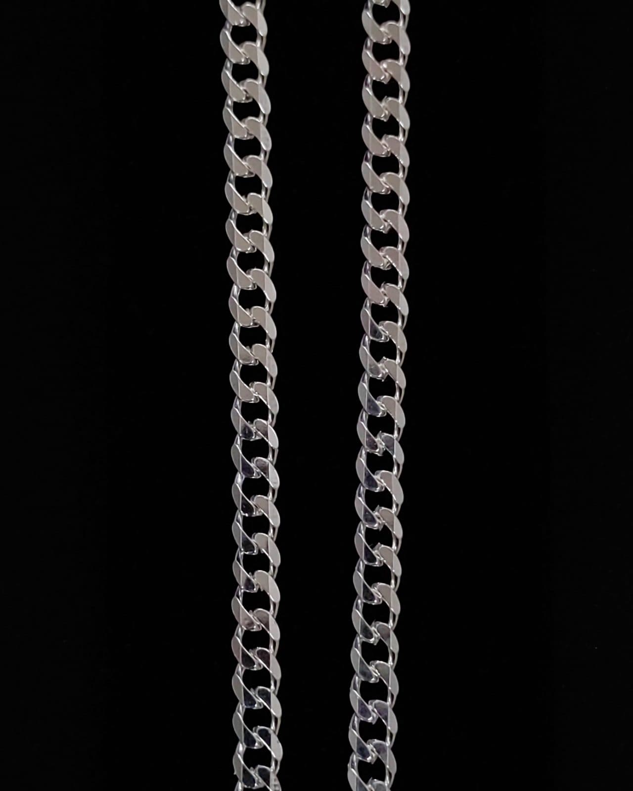 Chain — view 2