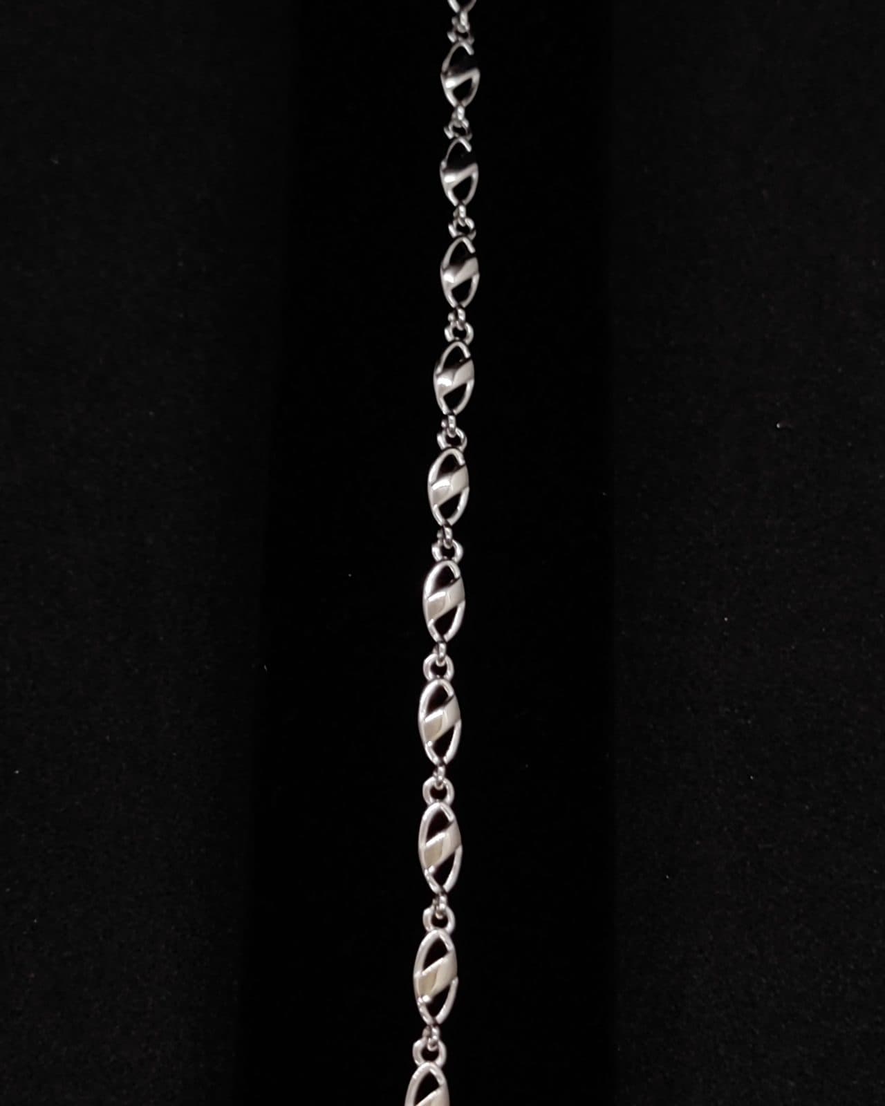 Bracelet — view 2