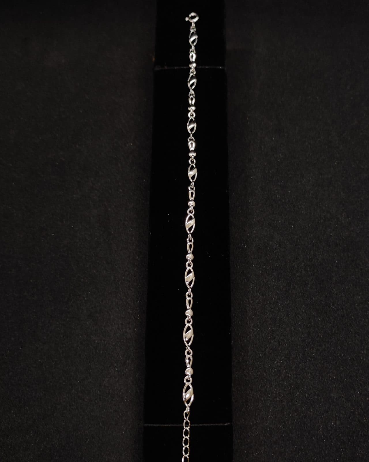 Bracelet — view 1