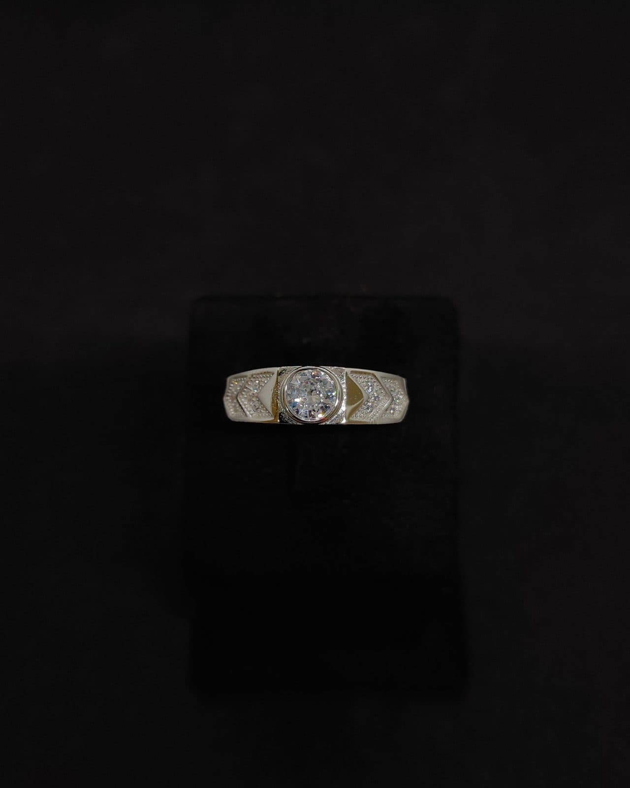 Ring — view 1