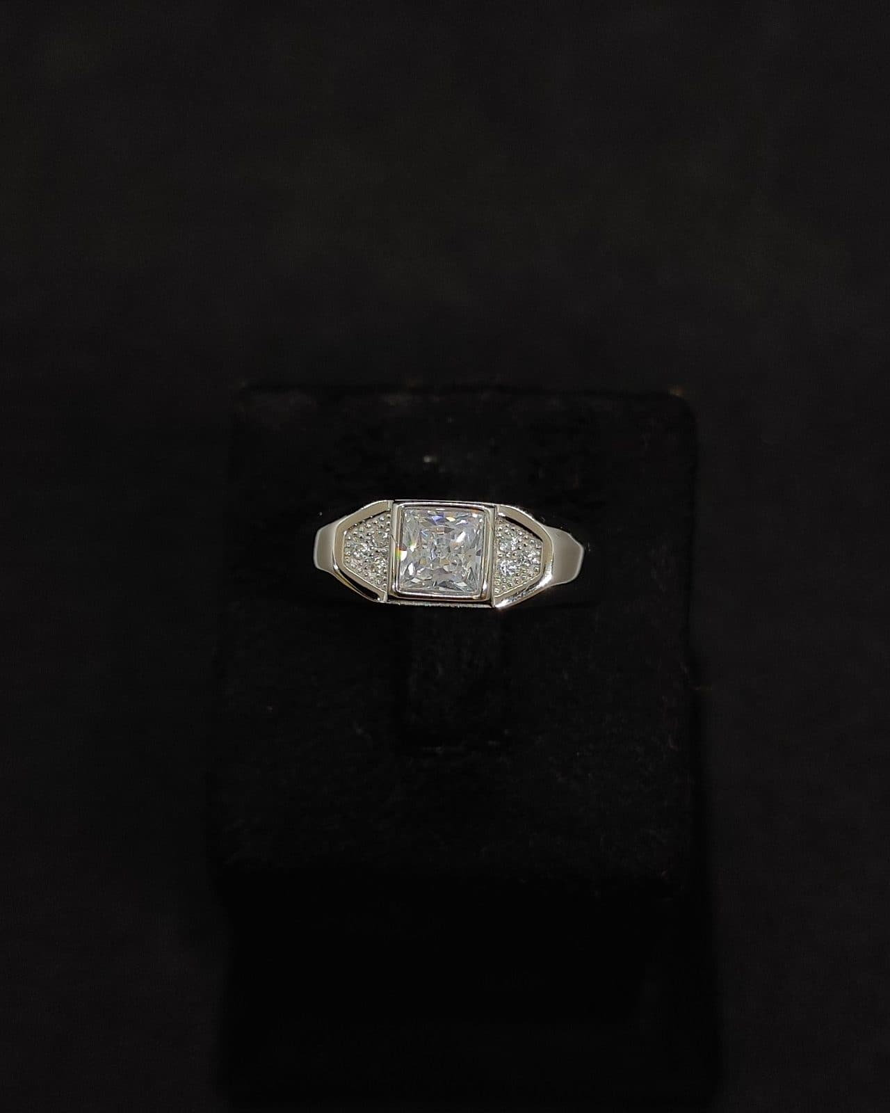 Ring — view 1
