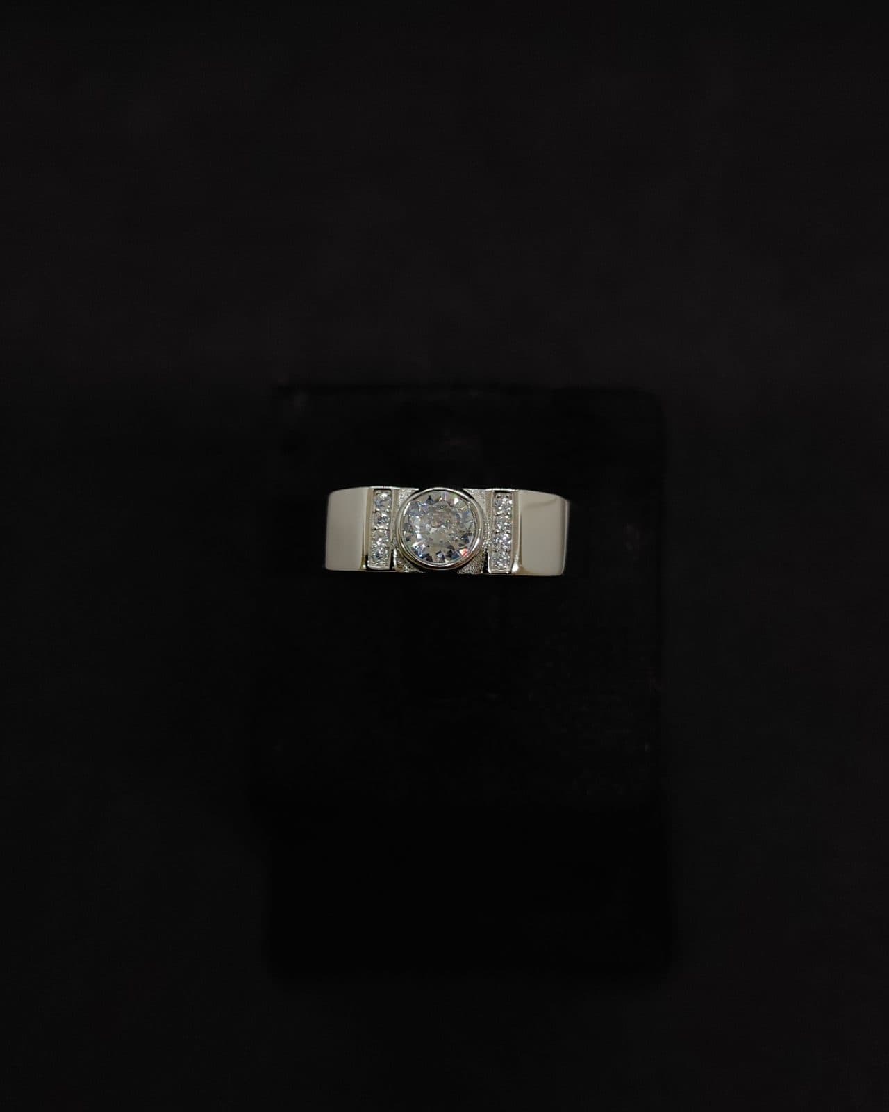 Ring — view 1