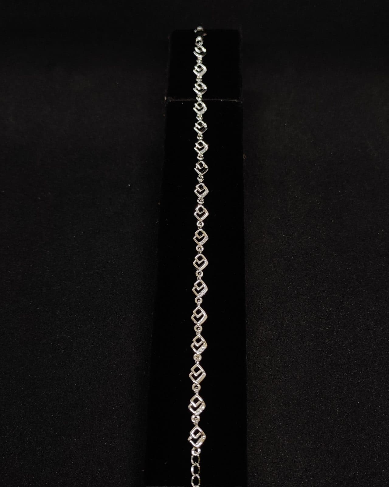 Bracelet — view 1