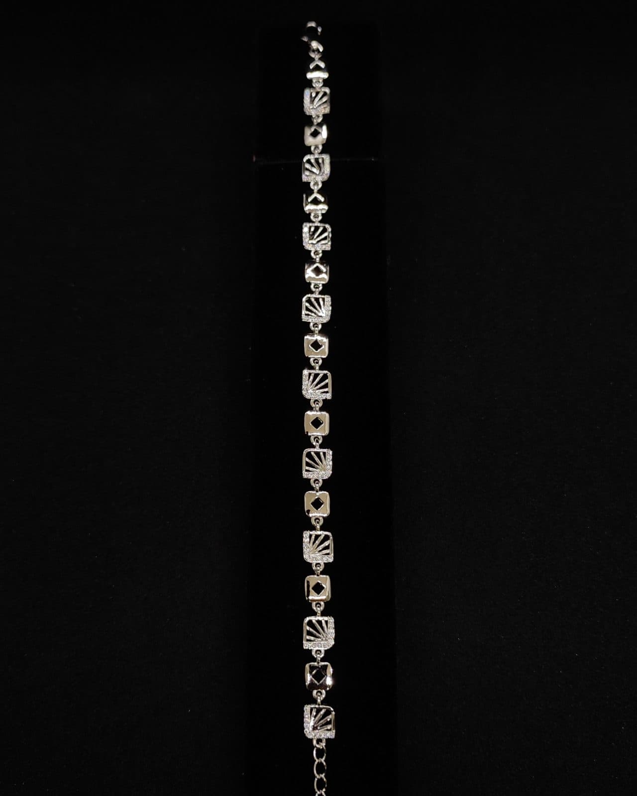 Bracelet — view 1