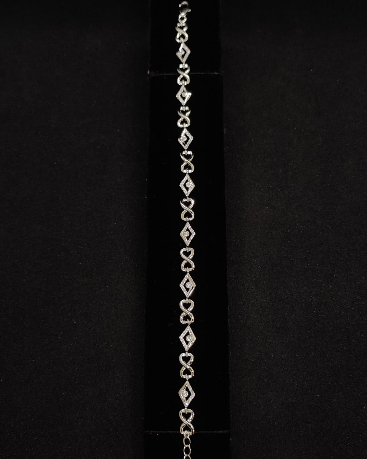 Bracelet — view 1