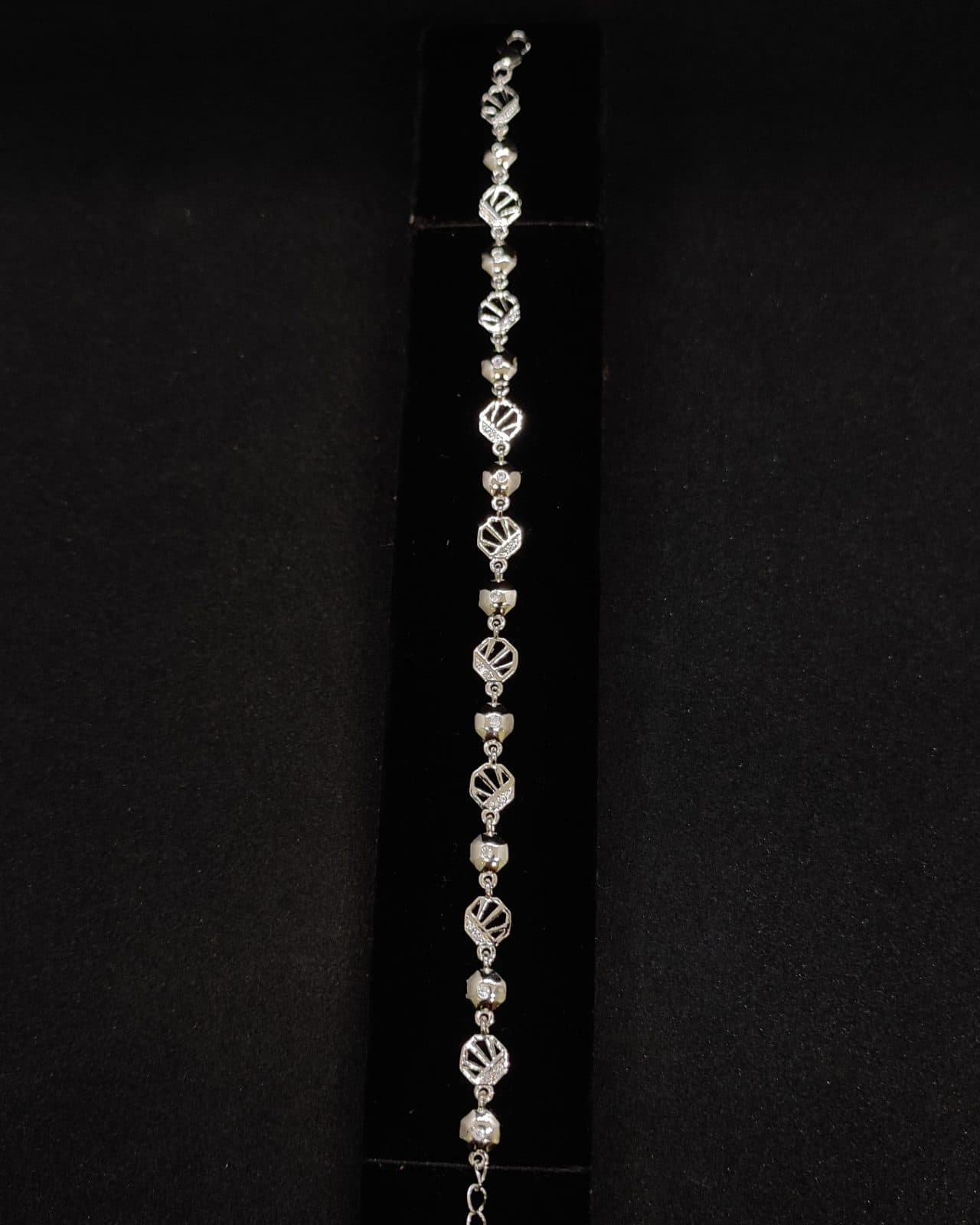 Bracelet — view 1