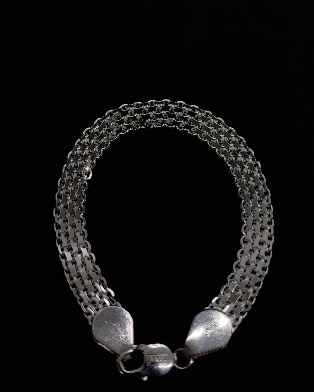 Bracelet — view 1